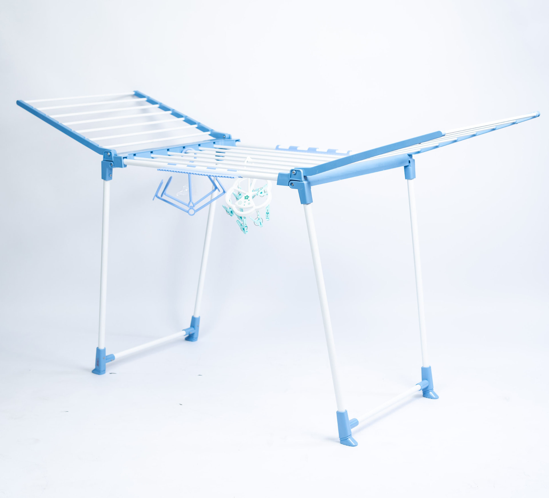Cloth Dryer, Blue, three quarter view